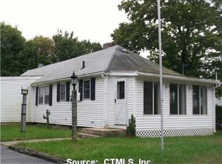 6 Mill Cove Rd, Gales Ferry, CT 06335