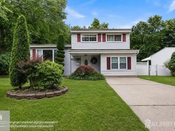 233 Cindy St, Old Bridge, NJ 08857