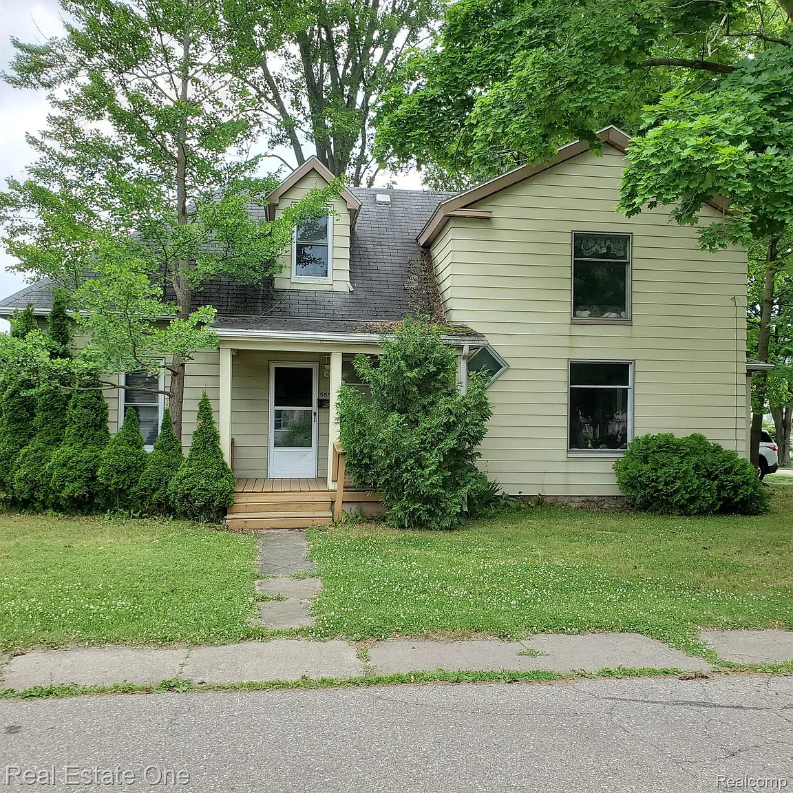 5553 Liberty St photo 1