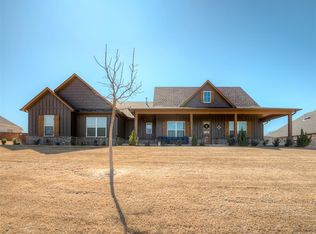 10101 Oakwood Dr, Edmond, OK 73025