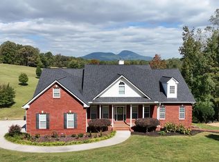 841 Yonah Meadow Dr, Cleveland, GA 30528