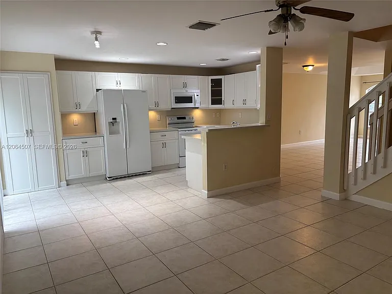 11440 NW 50th Ter — Photo 14