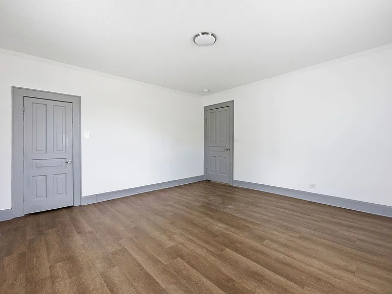204 E H St — Photo 11