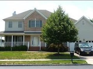 2 Lernard Rd, Manalapan, NJ 07726