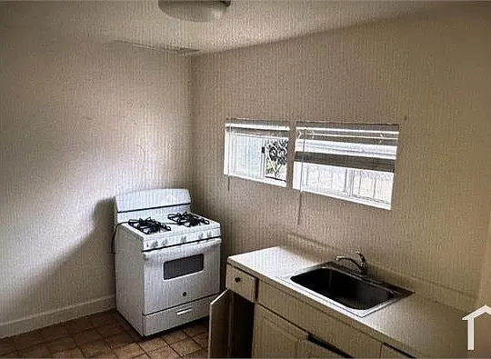 1 bed, $2,100 — Photo 4