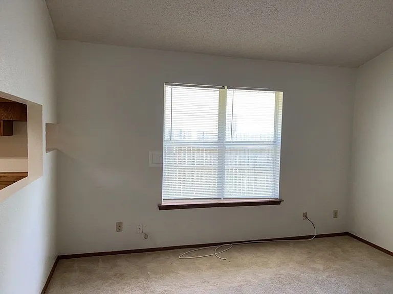 2019 Dickens Dr — Photo 10