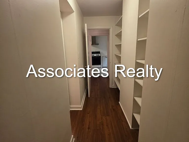 2631 NW 1st Ave — Photo 5