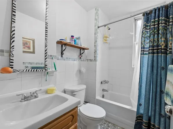 560 East 189th Street image 9 of 14