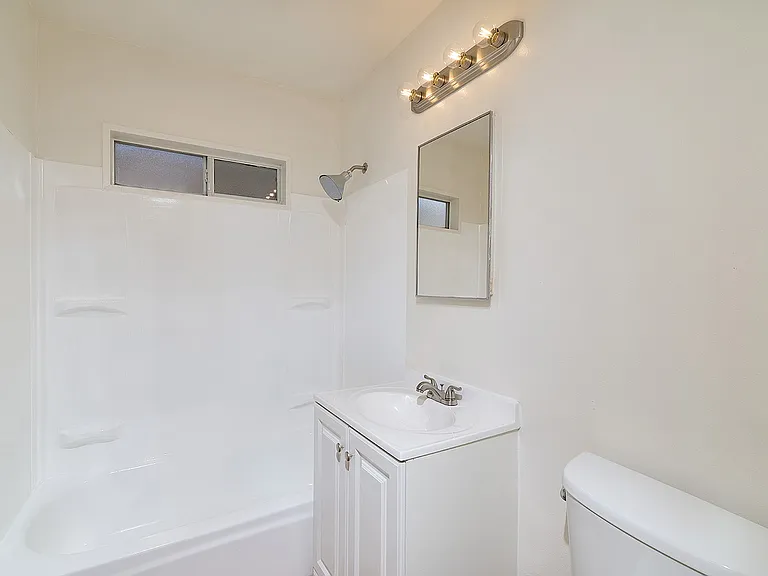 Vogue Manor — Photo 21