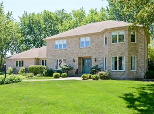 403 Meadow Ridge Ln, Prospect Heights, IL 60070