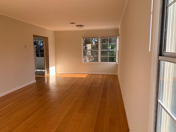 4th image of 424 Williams Pl #6