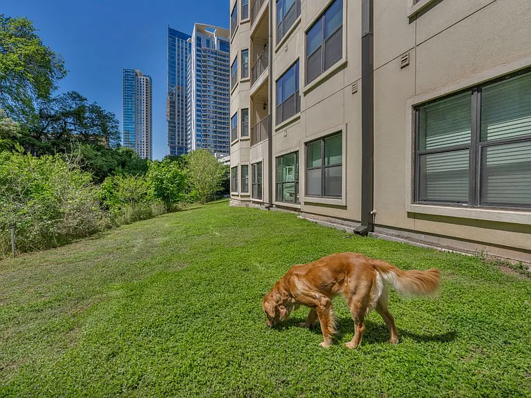 404 Rio Grande — Photo 31