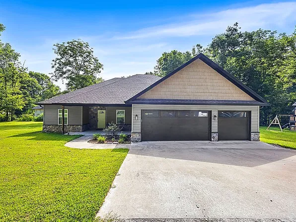 1 Halvergate Ln, Bella Vista, AR 72715
