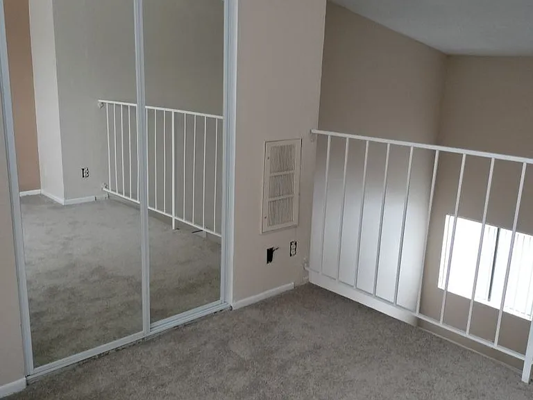 Ally's Flower Apartments LLC — Photo 21