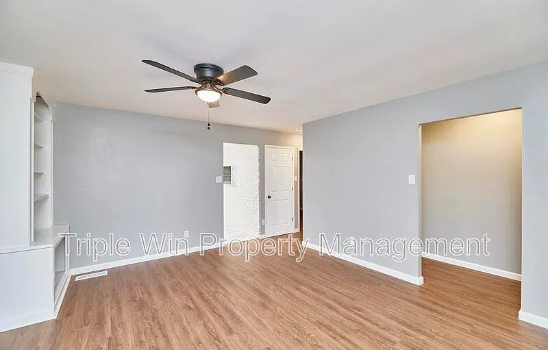 3 bed, 2.0 bath, 1189 sqft, $1,850 — Photo 3
