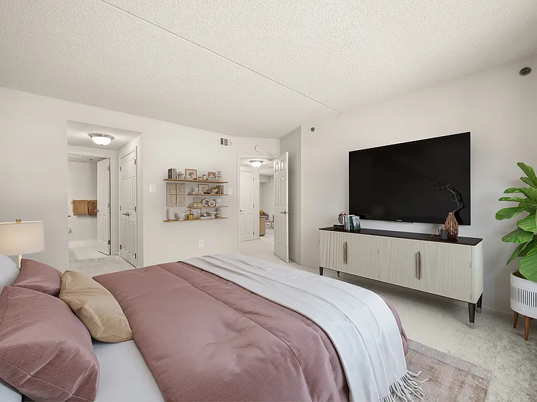 Chaddwell Apartments — Photo 14