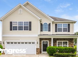 1102 Braemar Highland Dr, Zebulon, NC 27597