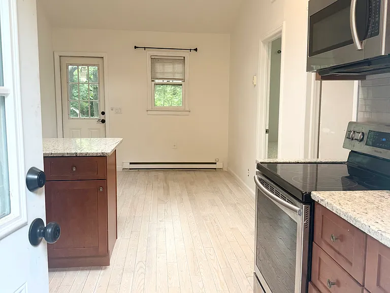 104 Woodhull Landing Rd — Photo 4