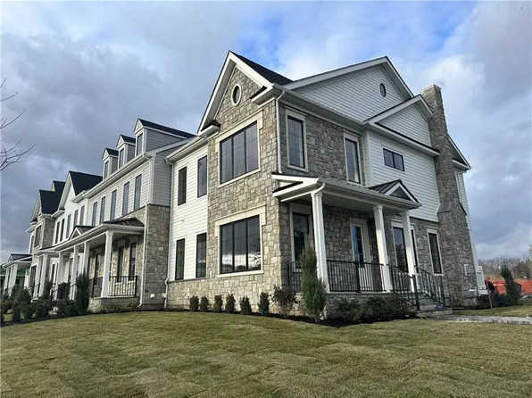 23 Wallace Way #27, Chappaqua, NY 10514