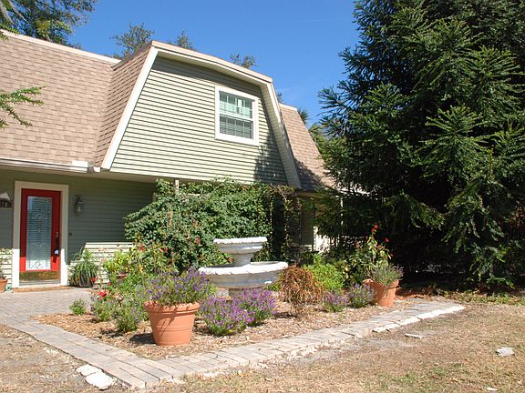 5th image of 520 Live Oak St