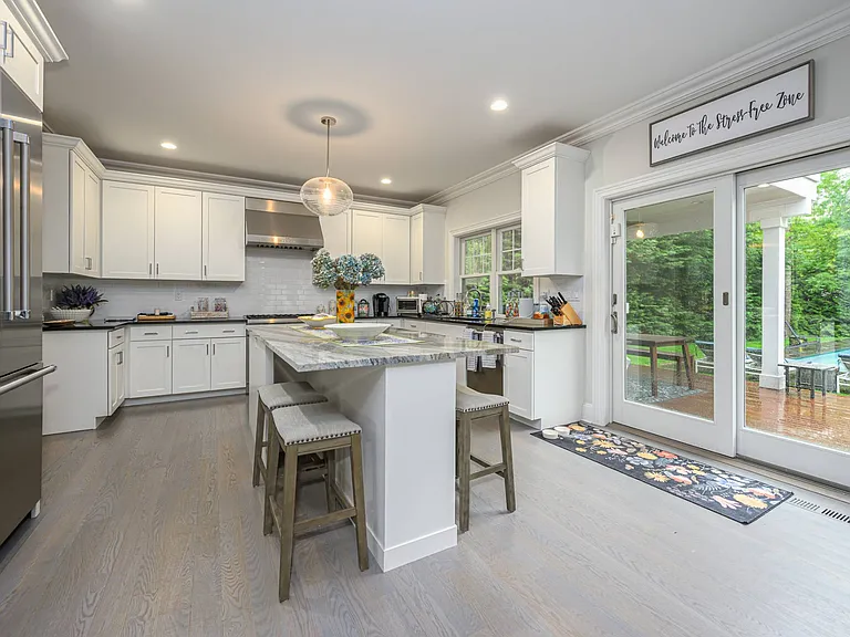 147 Warfield Way — Photo 6