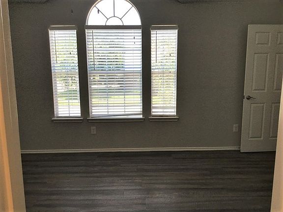 5th image of 5114 Chase Court Dr