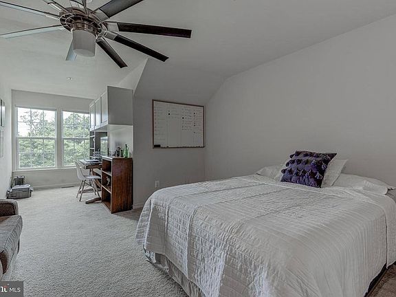 5th image of 13238 Shawnee Ln #106