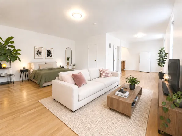 1685 Lexington Avenue image 1 of 5