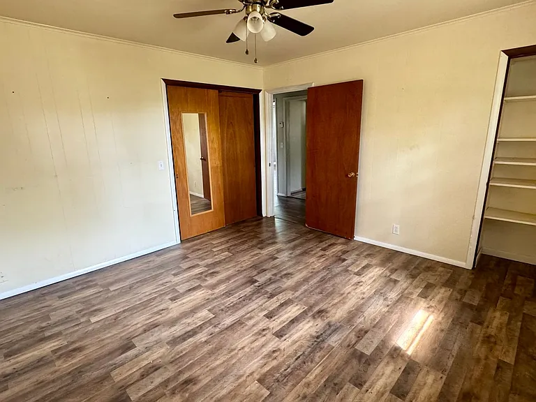 410 S 7th St — Photo 10