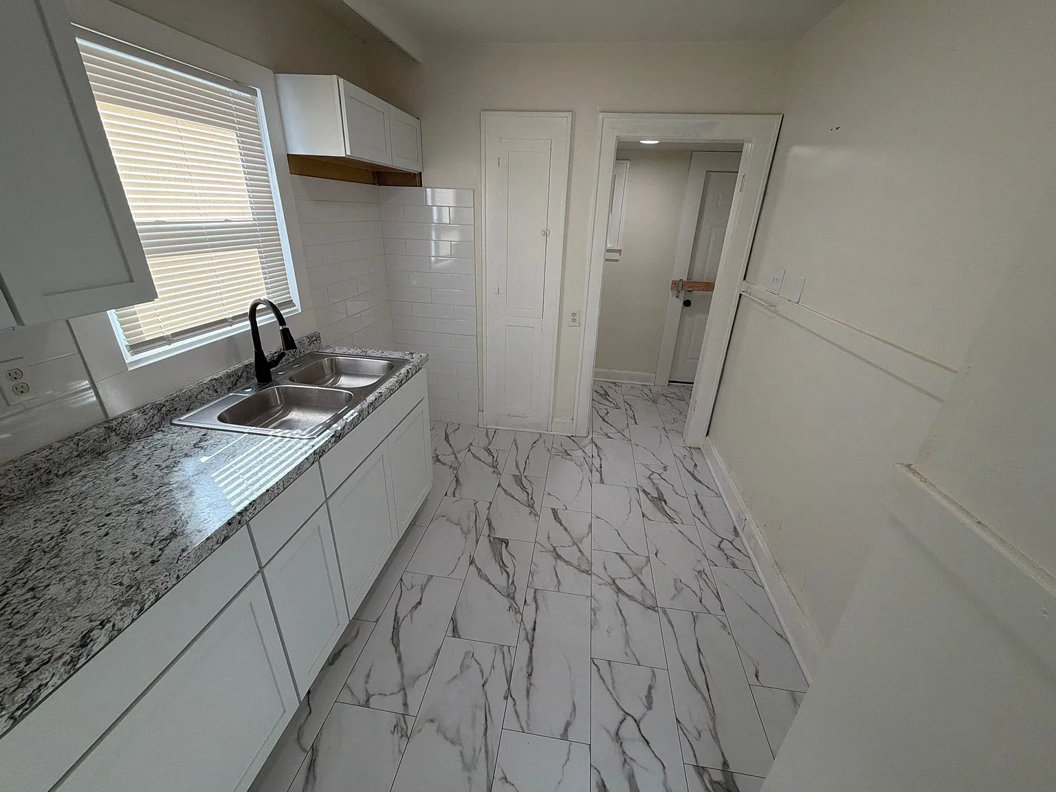 3 bed, 1.5 bath, 1100 sqft, $1,600 — Photo 4