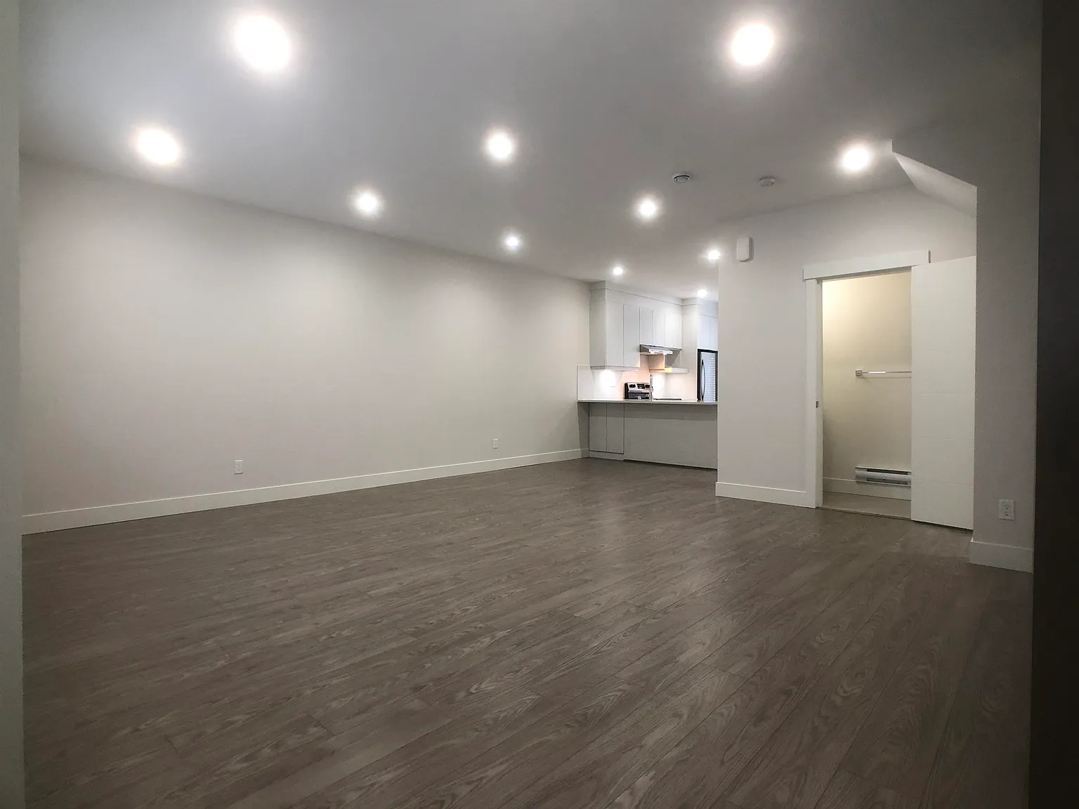 4 bed, 1900 sqft, $3,000 — Photo 4