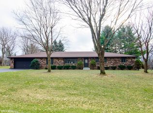 38W655 Miller Ln, Saint Charles, IL 60175