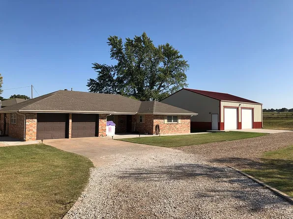 99 Candace Dr, Ponca City, OK 74604