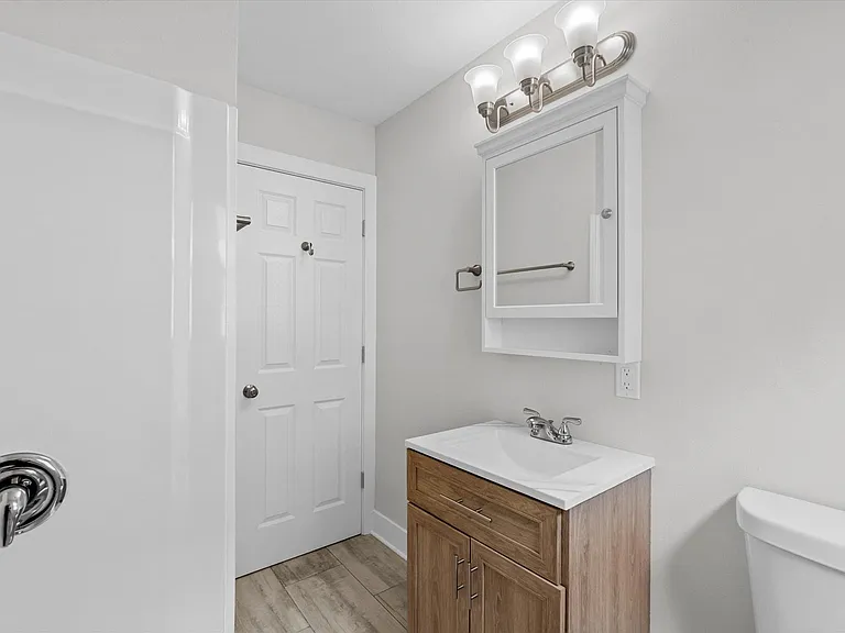 7029 W Hampton Ave — Photo 14