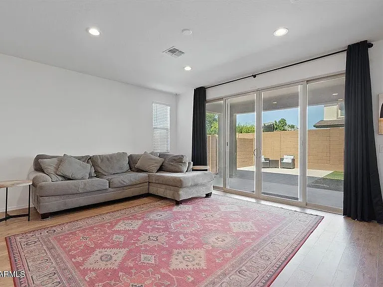 6313 N 68th Dr — Photo 9