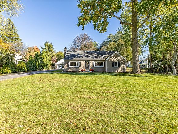 3rd image of 626 Dewitt Rd