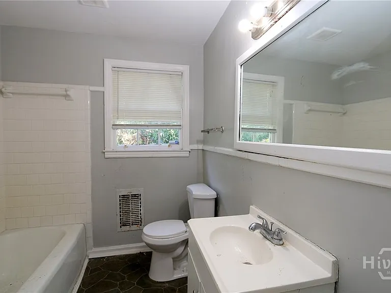 2309 Lorraine Dr — Photo 17