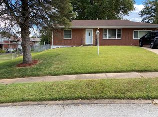 8454 Falmouth Dr, Saint Louis, MO 63121