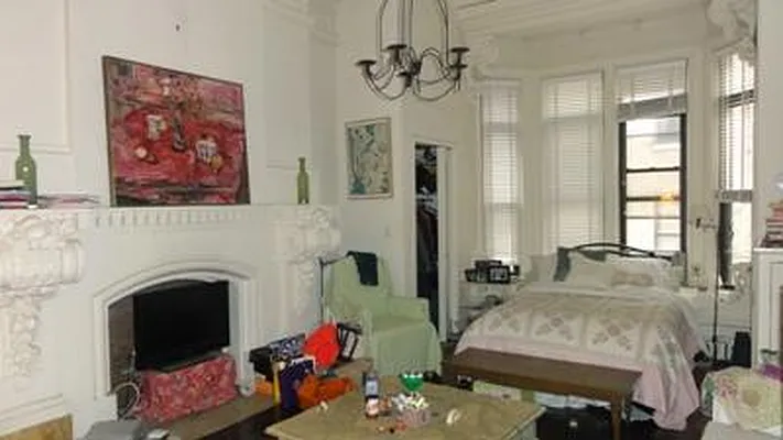 Rented by R New York | media 8