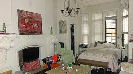 Rented by R New York