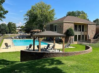 1855 Poplar Woods Cir W APT 104, Memphis, TN 38138