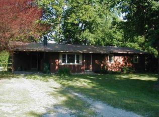 205 Woodriver Dr, De Soto, IL 62924