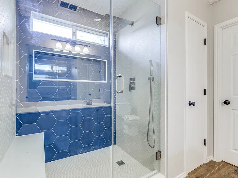 2112 Royal Acres Trl — Photo 18