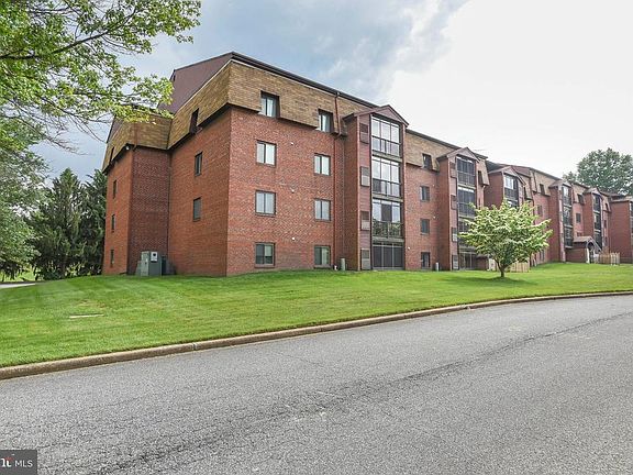 2nd image of 4700 Linden Knoll Dr APT 444