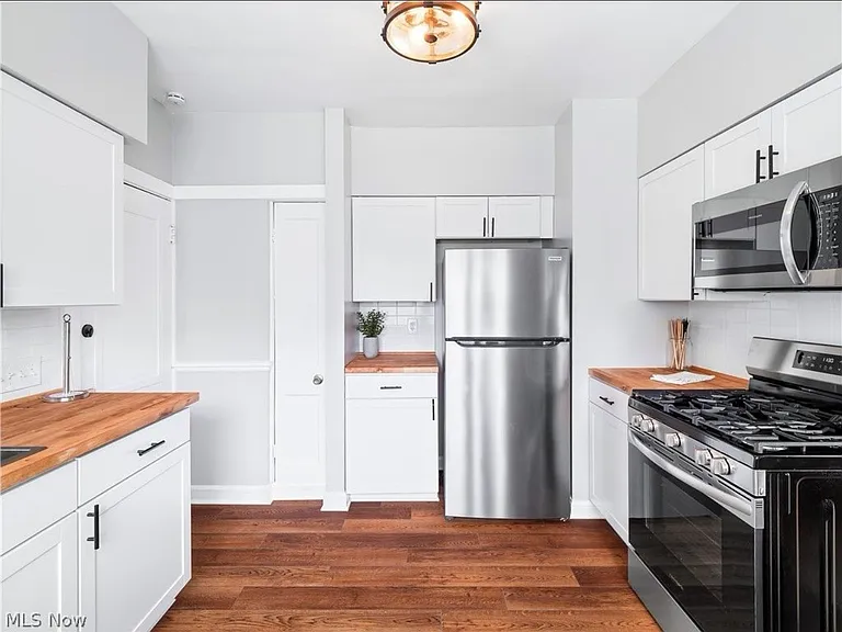 10219 Joan Ave #2 — Photo 3