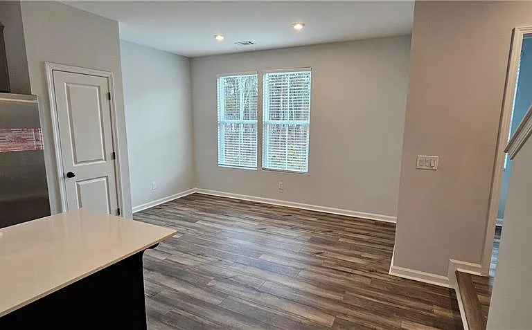 908 Colton Dr — Photo 16