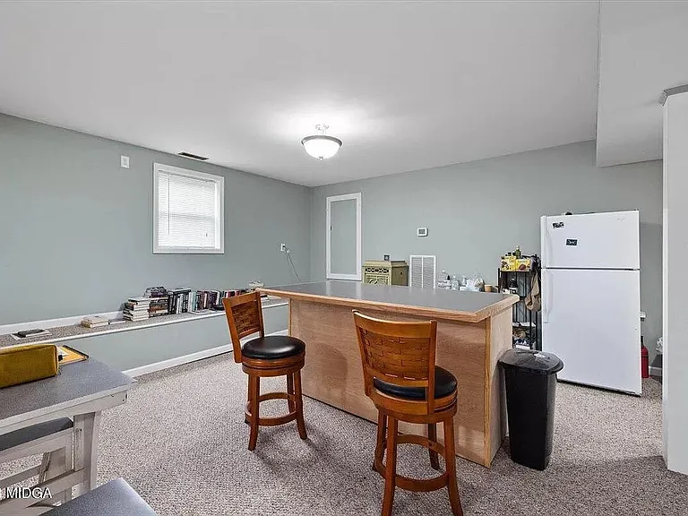 1691 Coleman Ave — Photo 5