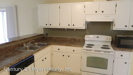 5th image of 6300 Sunset Ave