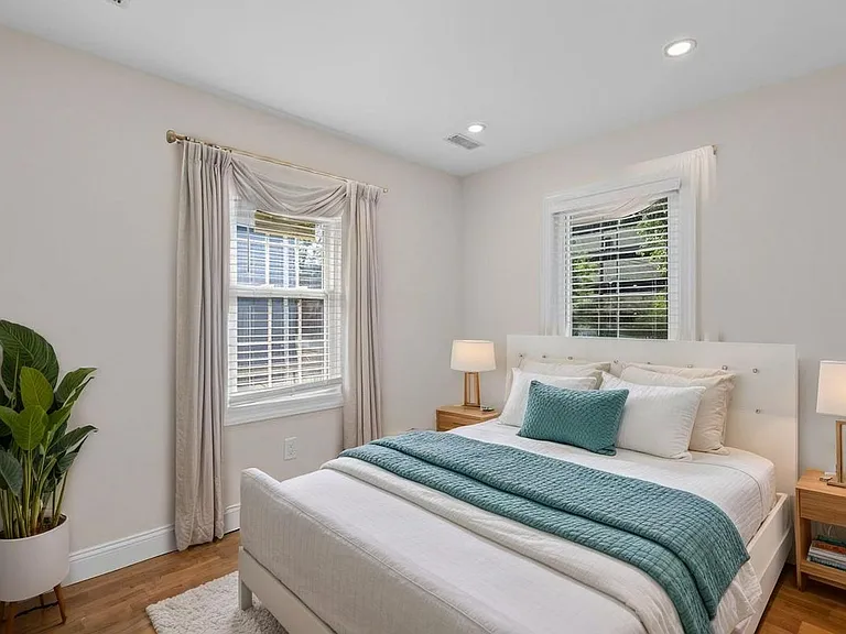 18 Walnut St #B — Photo 10