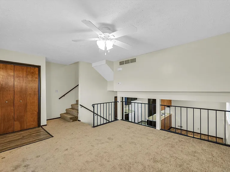105 N Orr Dr — Photo 44